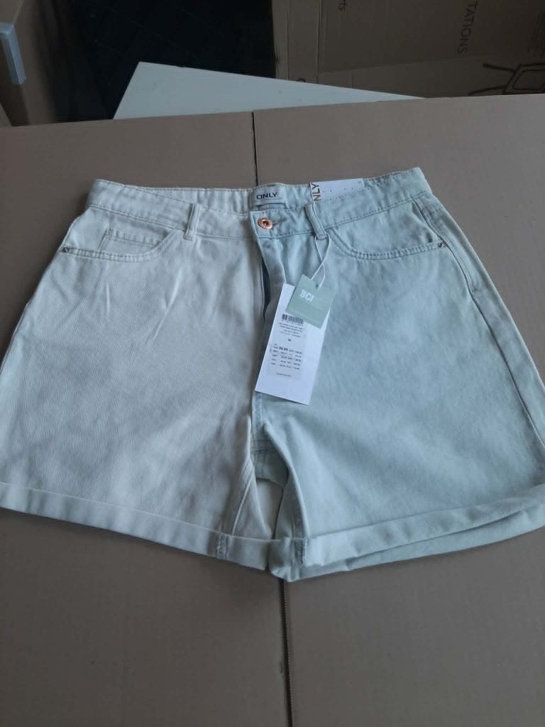 Jackpot met alleen rokken en shorts, Kleding | Dames, Rokken, Only, Ophalen, Nieuw