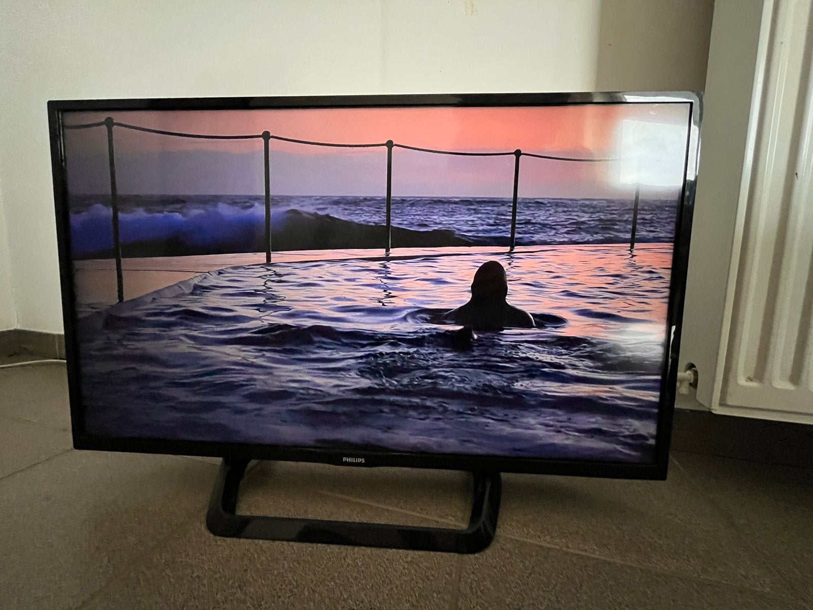 Philips 32 inch TV – Werkt goed – Inclusief voet, Ophalen, Zo goed als nieuw, Philips