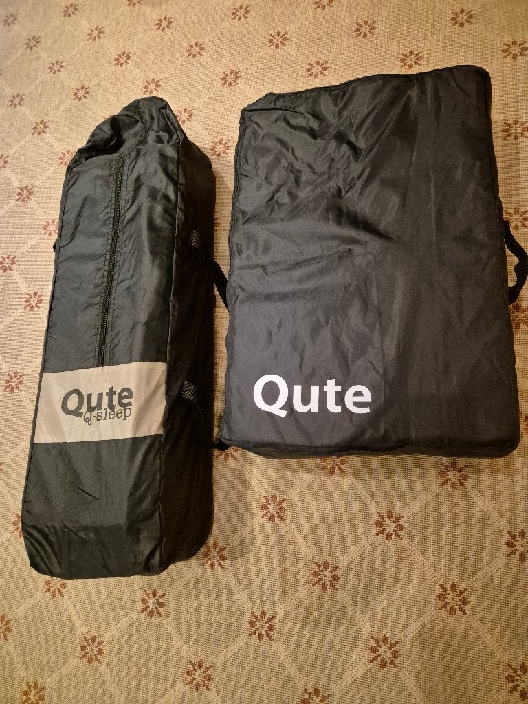 lit/berceau de voyage - Lit de camp QUTE Q-sleep + matelas, Enlèvement ou Envoi, Comme neuf, Lit de voyage