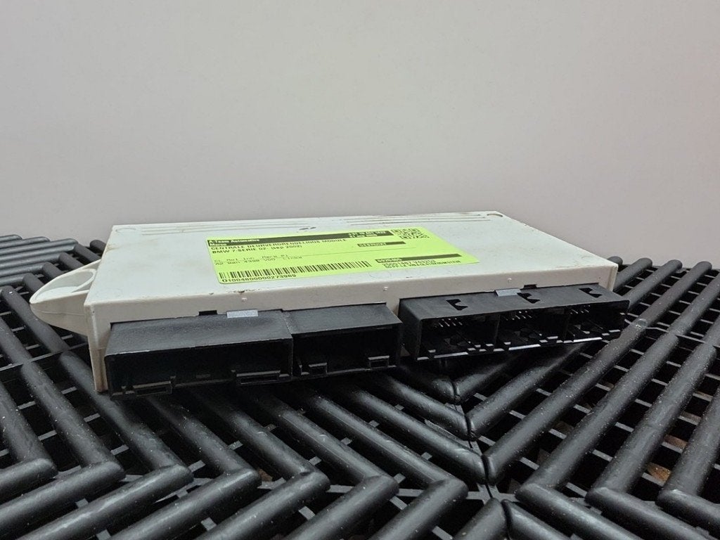 ORDINATEUR VEROUILLAGE CENTRALISE 7 serie (E65 / E66 / E67), Utilisé, BMW, Petuelring 130
80809  München, DE, Bayerische Motoren Werke AG