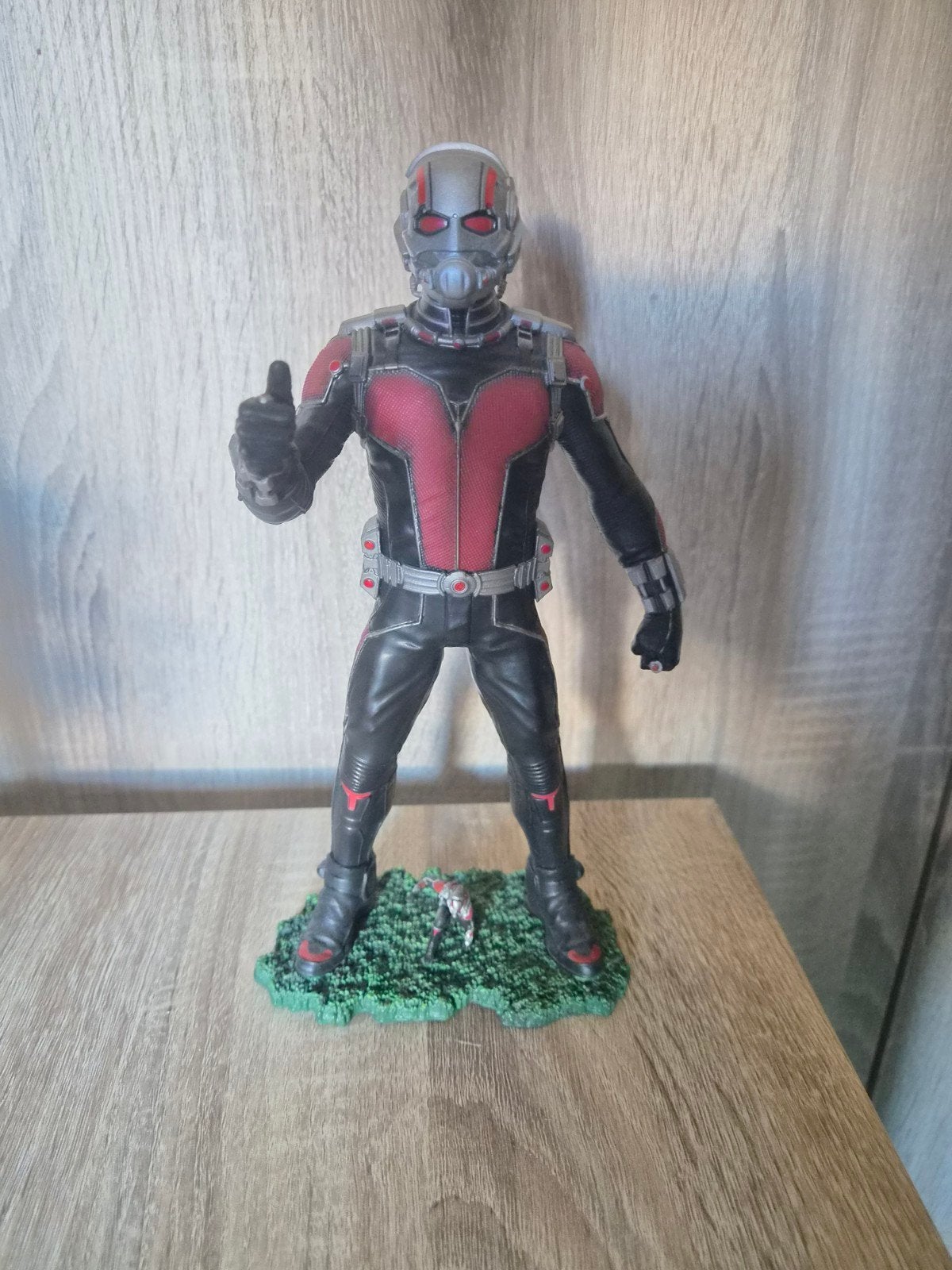 Marvel diamond gallery Ant-man, Ophalen