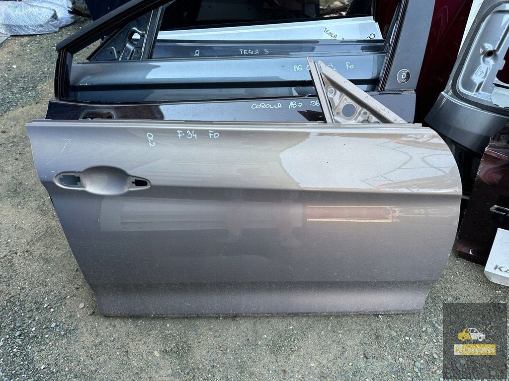 BMW 3 GT F34, rechter voorportier, Petuelring 130
80788  Munich, DE, Gebruikt, Deur, Info@bmw.de