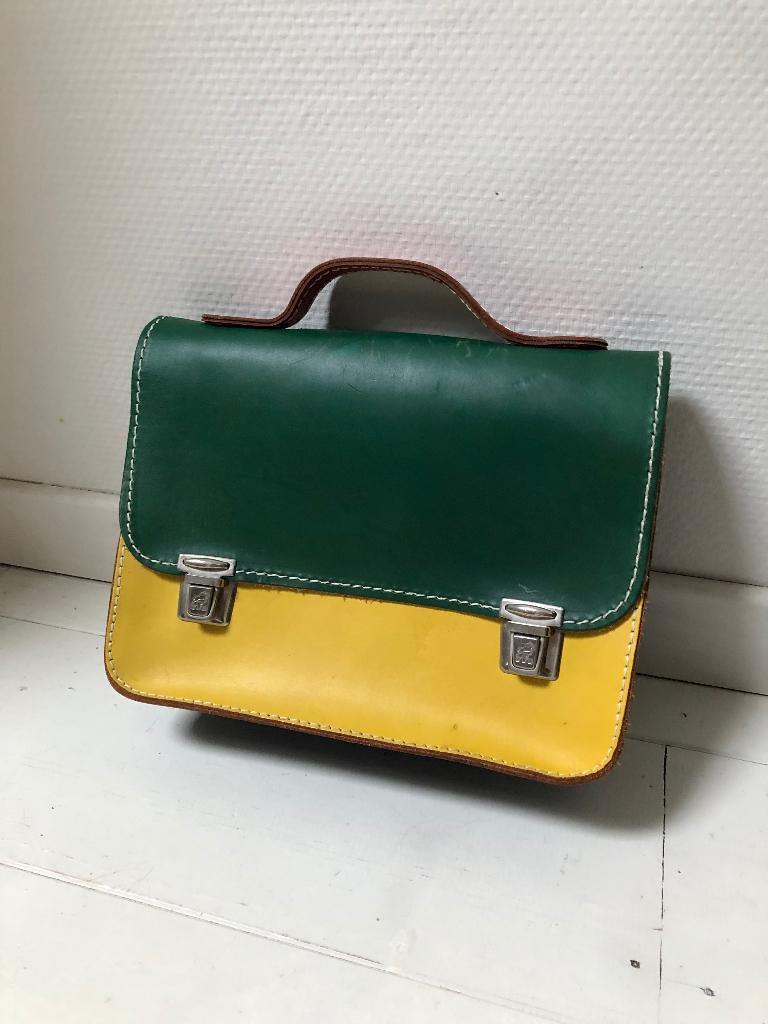 Boekentas, Handtassen en Accessoires, Tassen | Schooltassen, Ophalen, Aktetas of Boekentas, Zo goed als nieuw, Leer