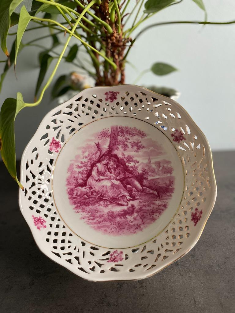 Assiette ancienne en porcelaine Schumann Arzberg, Antiquités & Art, Enlèvement