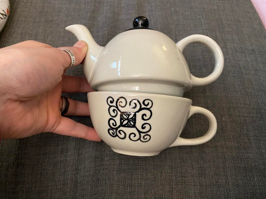 Theepot met bekertje, Ophalen, Zo goed als nieuw