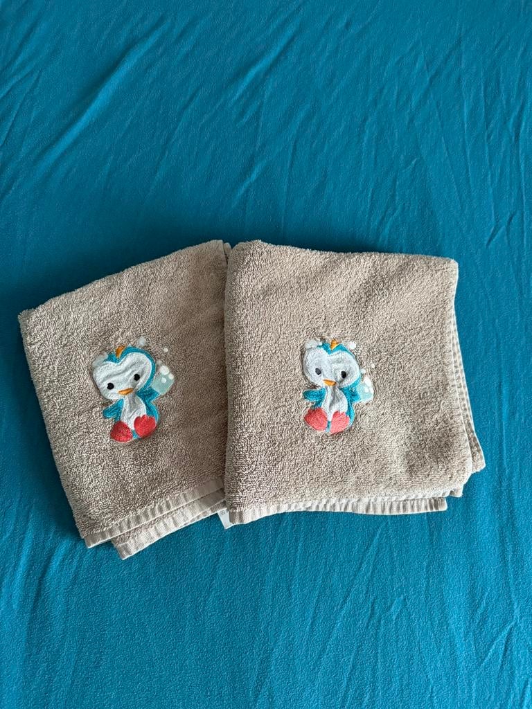 Set 2 kleine handdoeken, Ophalen of Verzenden, Zo goed als nieuw, Bruin, Handdoek