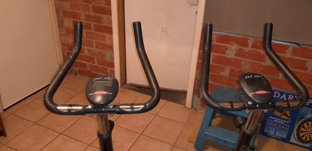twee spinningfietsen, Ophalen, Gebruikt, Spinningfiets