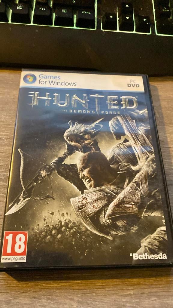 Hunted, Ophalen of Verzenden, Zo goed als nieuw, Vanaf 18 jaar, Eén computer