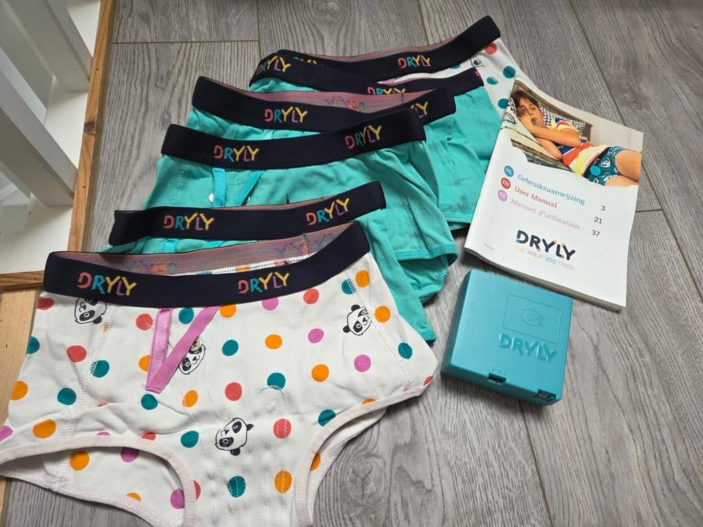 Dryly 6 broekjes maat 146/152, Enfants & Bébés, Bains & Soins, Utilisé, Autres types, Autres marques, Standard, Enlèvement ou Envoi