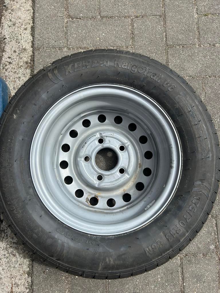 1 Pneu 175/70R13, Autos : Pièces & Accessoires, Pneus & Jantes, Neuf, 175 mm, Pneu(s), Enlèvement