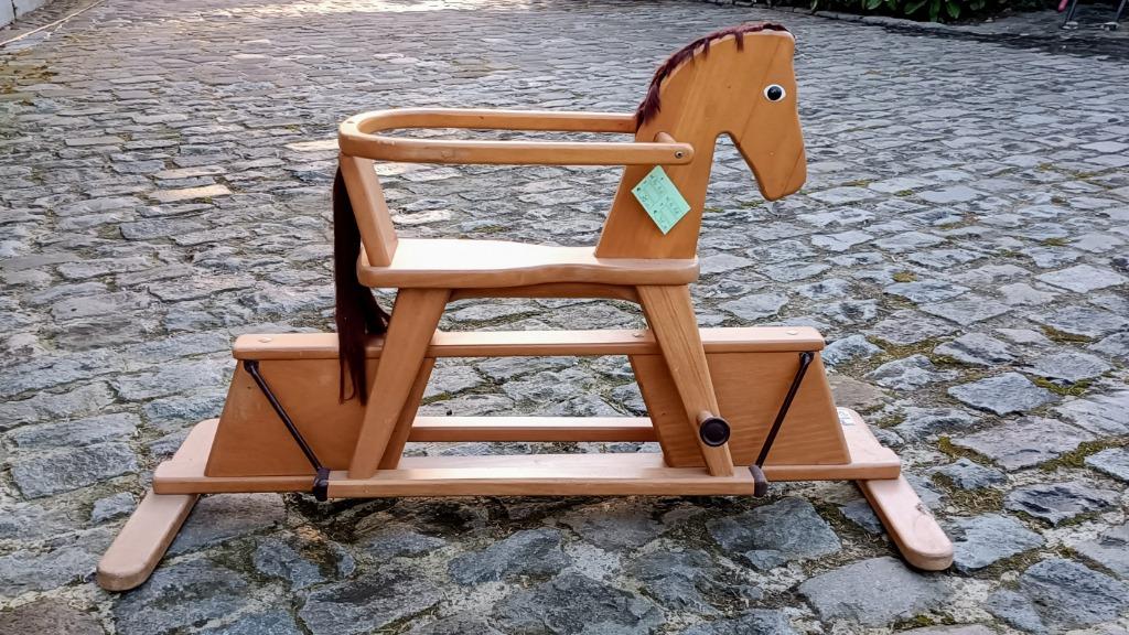 Magnifique cheval à bascule rétro, entièrement en bois, Enlèvement, Jouet à Rouler ou à Bascule