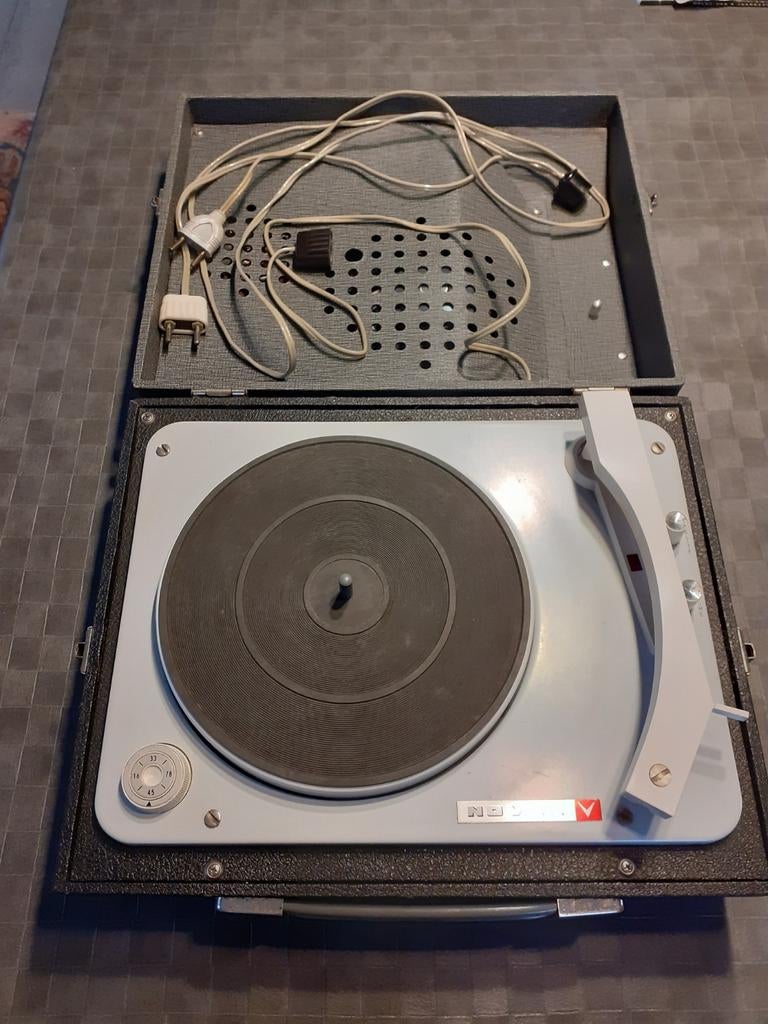 Platenspeler novak v, Enlèvement ou Envoi, Utilisé, Tourne-disque