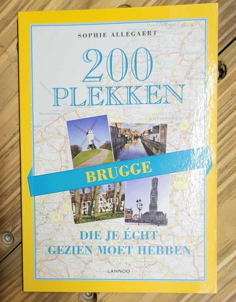 Boek 200 plekken Brugge, Boeken, Ophalen of Verzenden, Zo goed als nieuw