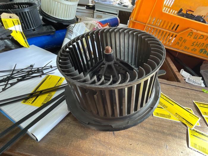 Moteur de ventilation chauffage d'un Skoda Yeti, Autos : Pièces & Accessoires, Autres pièces automobiles, Skoda, Utilisé, 3 mois de garantie