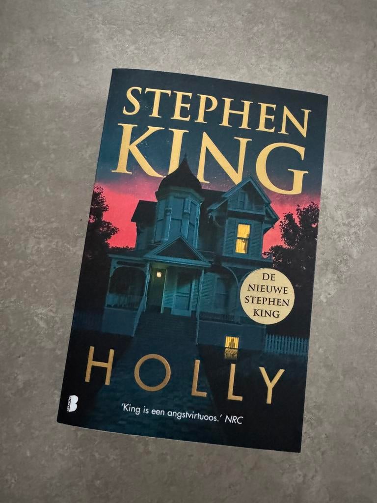 Holly - Stephen King, Ophalen of Verzenden, Zo goed als nieuw
