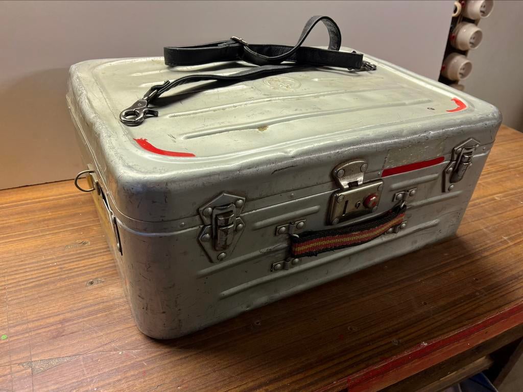 VALISE COFFRE en alu, Bijoux, Sacs & Beauté, Valises, Poignée extensible, Moins de 35 cm, Utilisé, Moins de 50 cm
