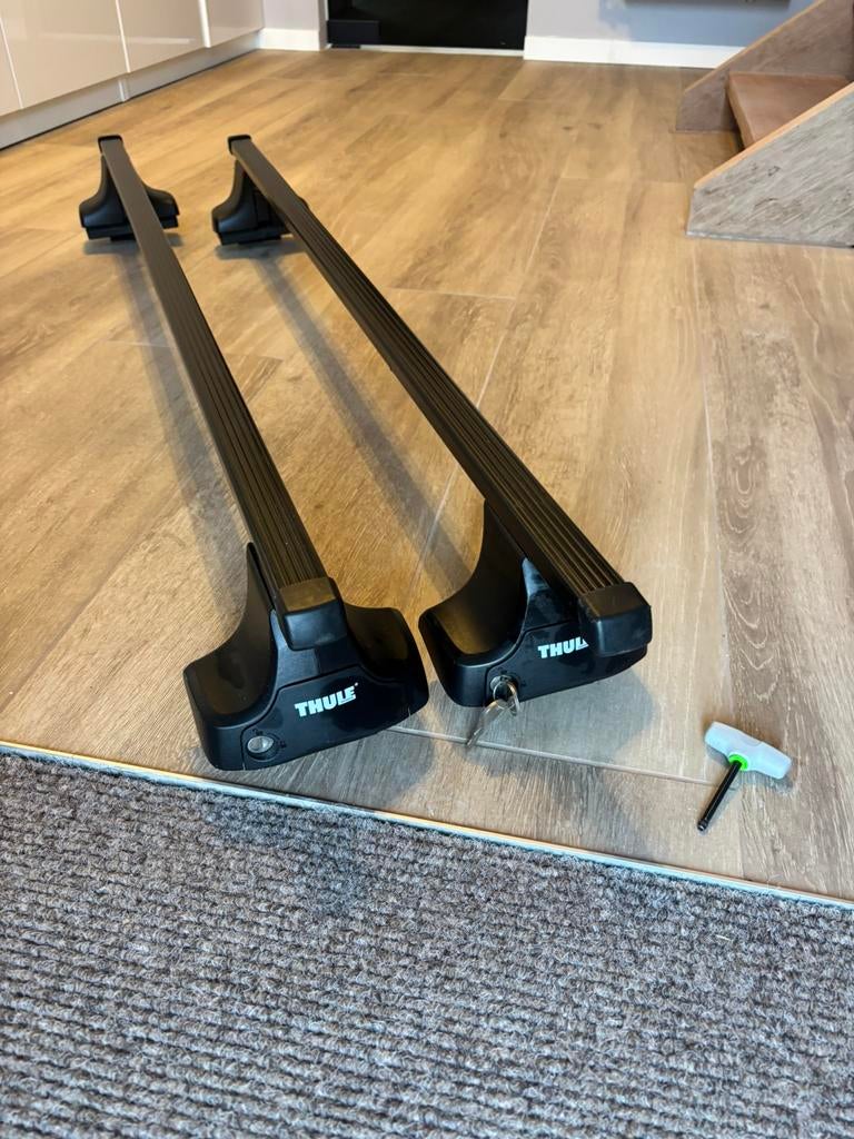 AUDI A4/RS4 dakdragers (glad dak zonder rails), Ophalen, Zo goed als nieuw