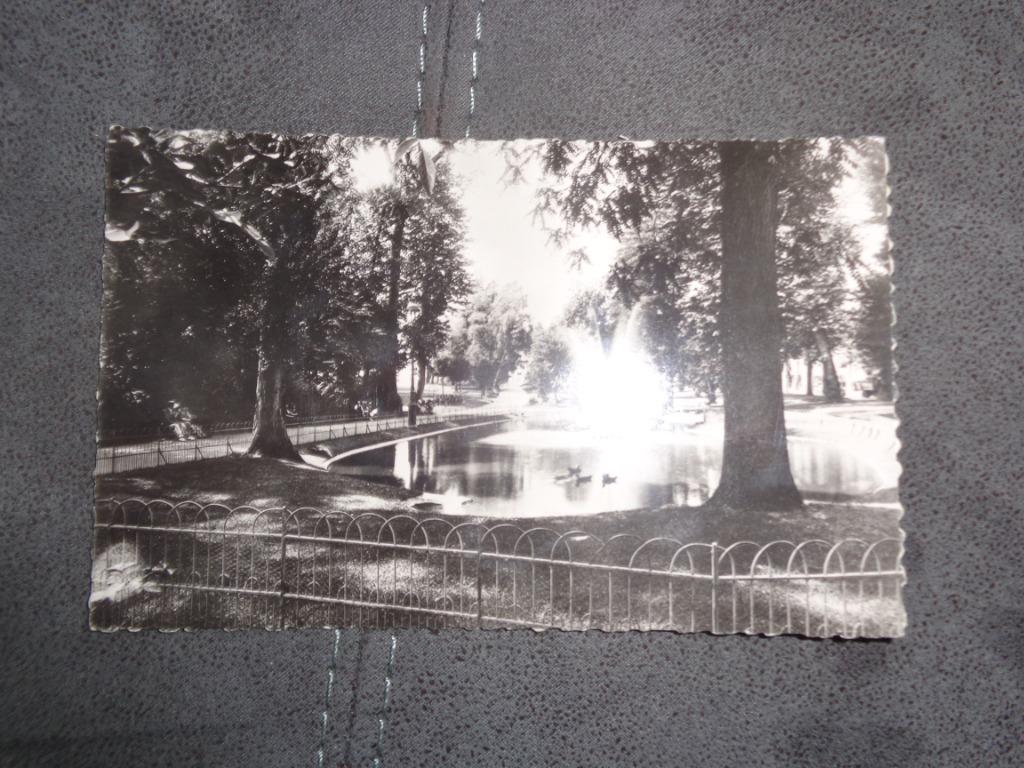 1 oude postkaart uit Vichy, Ophalen