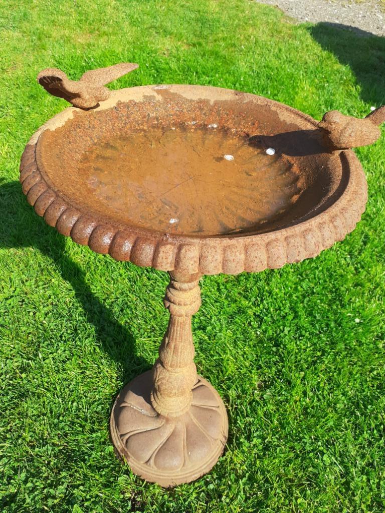 PRACHTIG GEPATINEERD GIETIJZEREN VOGELBAD, Tuin en Terras, Ophalen of Verzenden, Nieuw