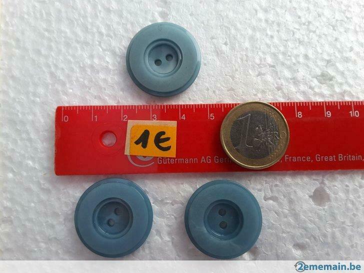 lot de 3 boutons 26 mm bleu moyen - boutons à 2 trous, Hobby & Loisirs créatifs, Couture & Fournitures, Neuf, Enlèvement ou Envoi