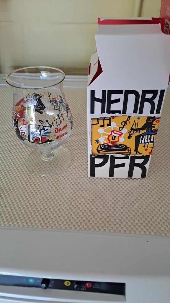 Duvel bierglas, Enlèvement, Verre à bière