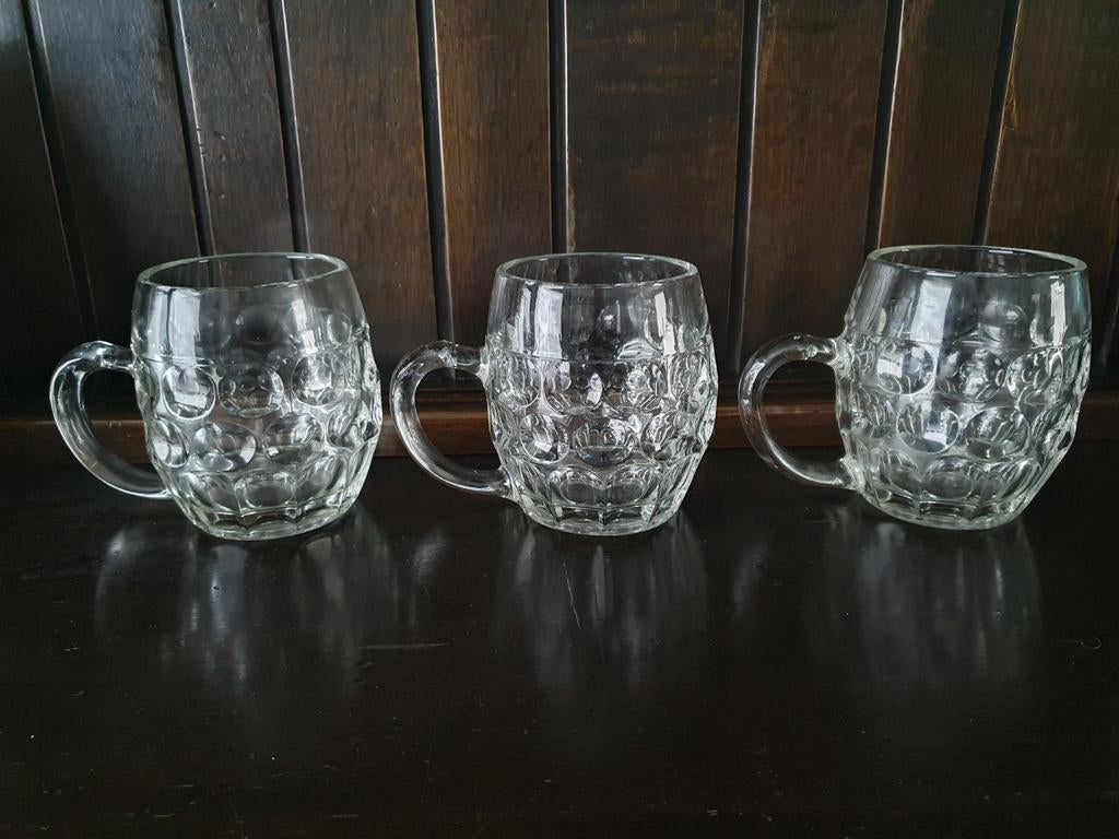3 grote en 1 kleine oude glazen bierkruiken, Ophalen
