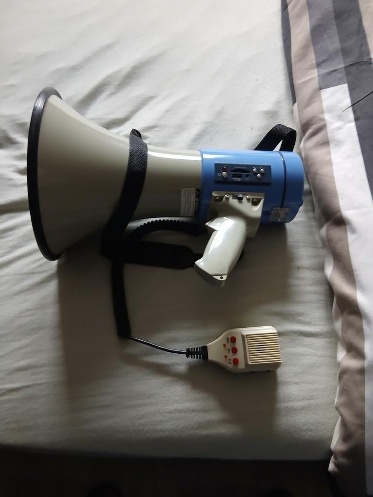 Mégaphone à vendre, Enlèvement, Comme neuf