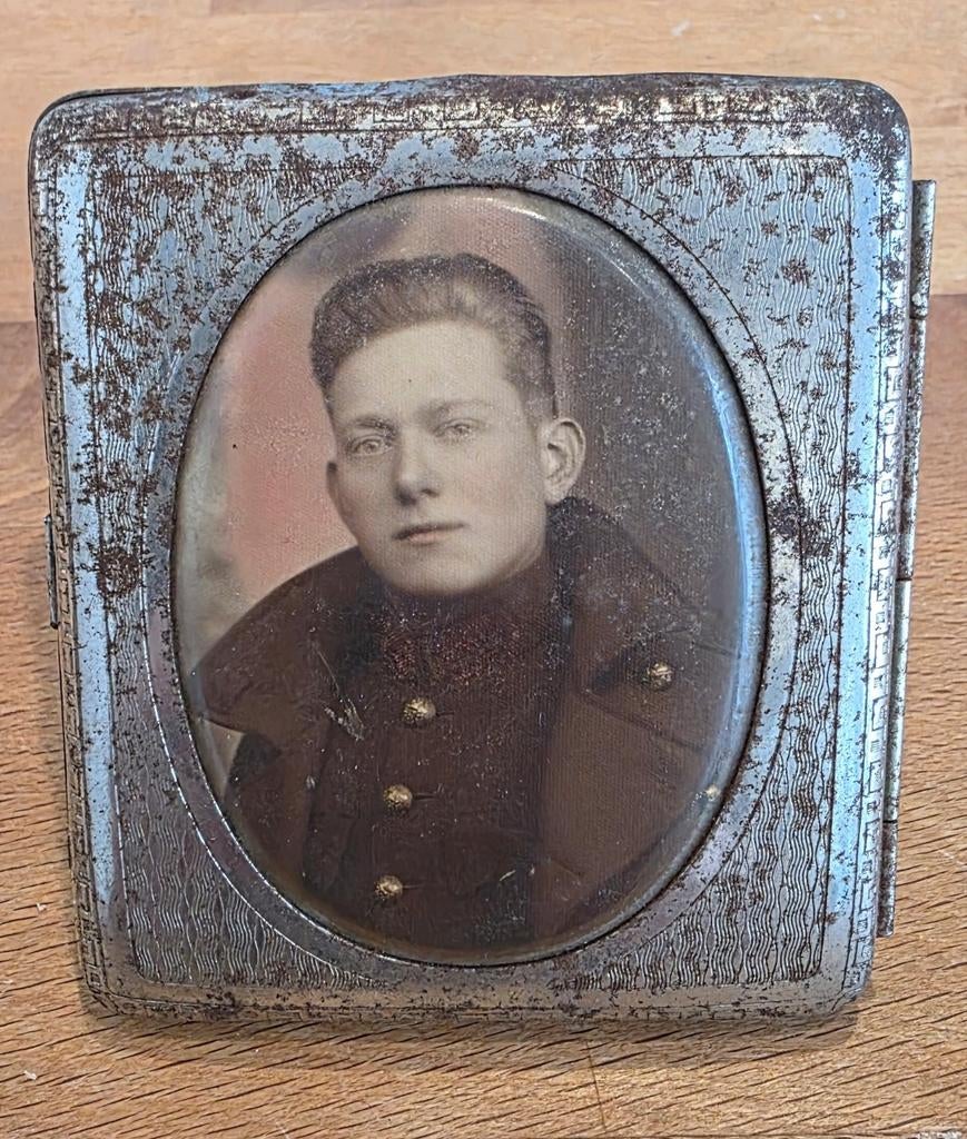 Superbe boite cigarettes portrait belge ww1 - ww2, Collections, Objets militaires | Général