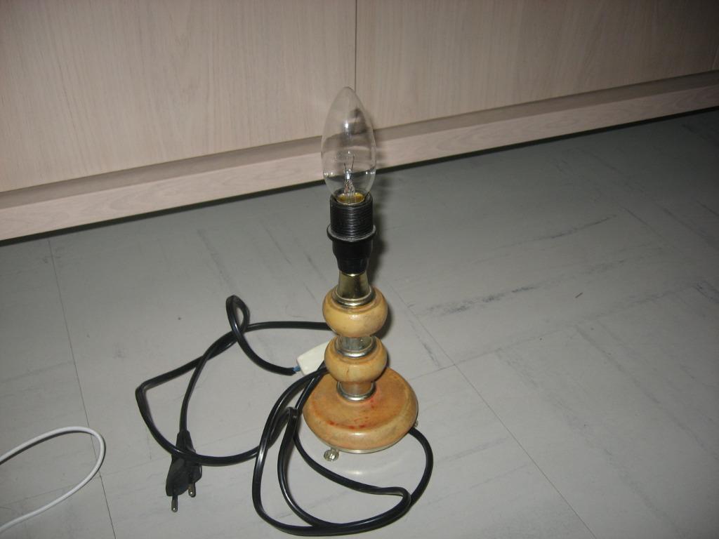 kleine woonkamer of slaapkamer lamp, Ophalen of Verzenden, Zo goed als nieuw, Hout, Minder dan 50 cm