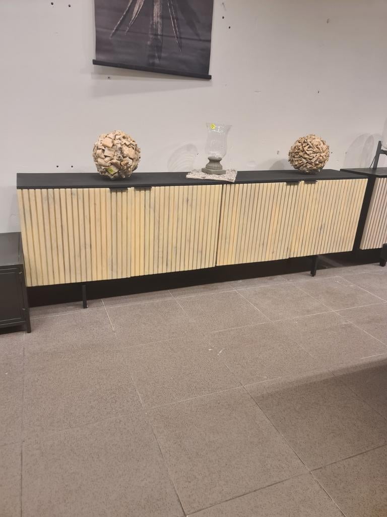 Nieuwe icathcers piano collectie dressoir 240x79x40cm €350, Ophalen, Nieuw, Overige materialen, 200 cm of meer
