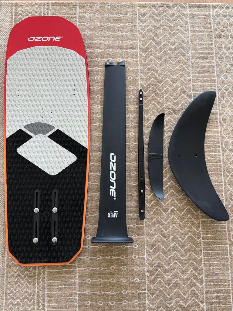 Ozone Apex Kitefoil board, Watersport en Boten, Ophalen, Zo goed als nieuw