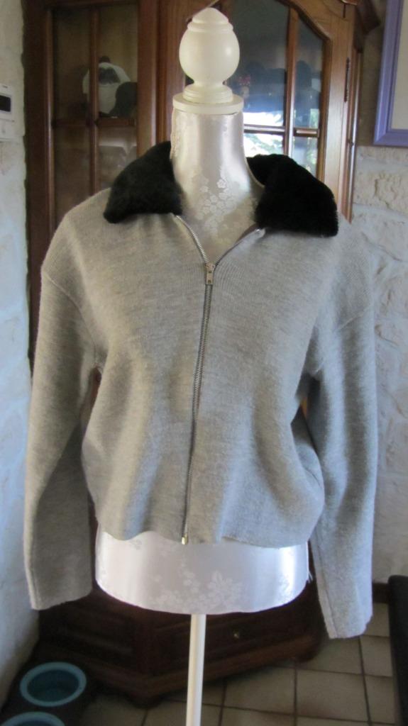 gilet col fourrure, Enlèvement