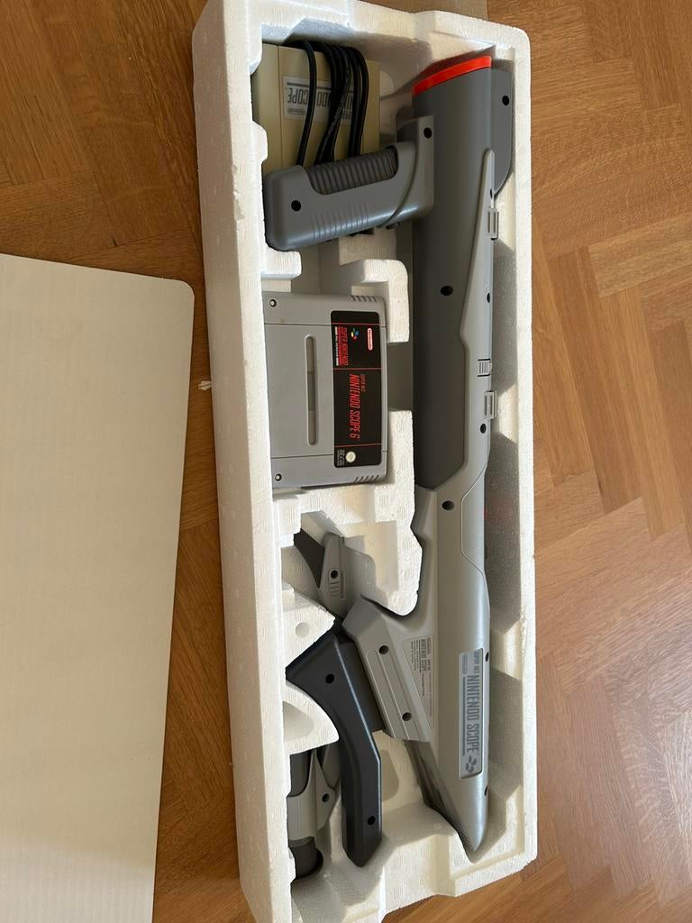 Super Nintendo Scope 6 - Compleet - Boxed, Games en Spelcomputers, Ophalen of Verzenden, Zo goed als nieuw