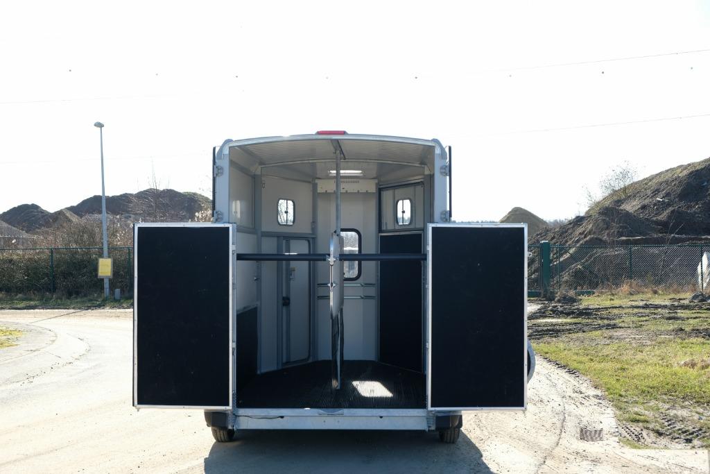 paardentrailer te huur, Ophalen, Zo goed als nieuw, Hout, 2-paards trailer