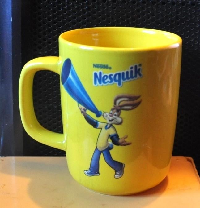 mug nesquik motif lapin porte voix, Enlèvement ou Envoi, Comme neuf, Autres types