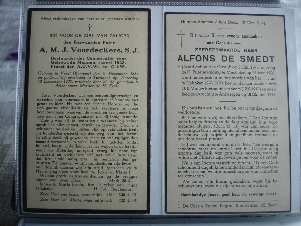 Lot (130) Doodsprentjes Priesters, Pauzen, Kardinaal enz, Verzamelen, Verzenden, Rouwkaart