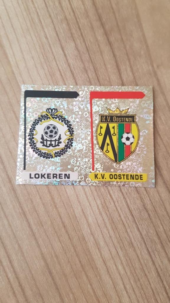 Panini Football 96. Sticker embleem Lokeren en KV Oostende, Verzamelen, Ophalen of Verzenden, Zo goed als nieuw, Sport