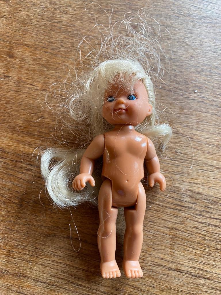 Simba Evi Chinese pop blonde blauwe ogen Vintage, Verzamelen, Poppen, Verzenden, Gebruikt, Pop