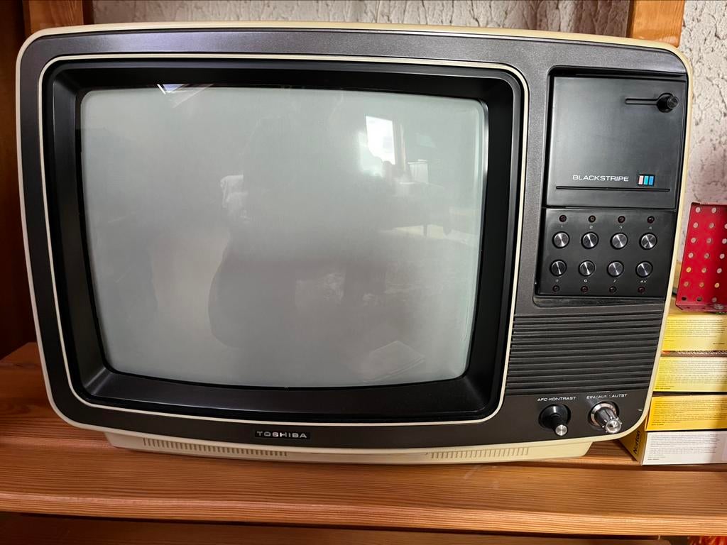 Toshiba vinted kleuren TV, Enlèvement