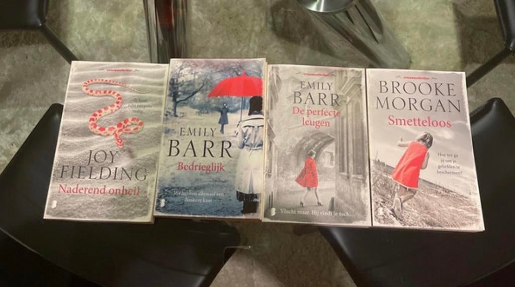 4 spannende thrillers, Ophalen of Verzenden, Zo goed als nieuw