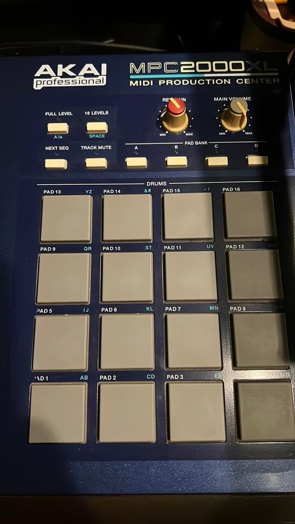 Akai MPC 2000XL (met orginele doos), Muziek en Instrumenten, Ophalen, Zo goed als nieuw