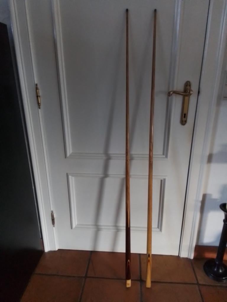 2 Queues de billard 145cm Cues, Enlèvement