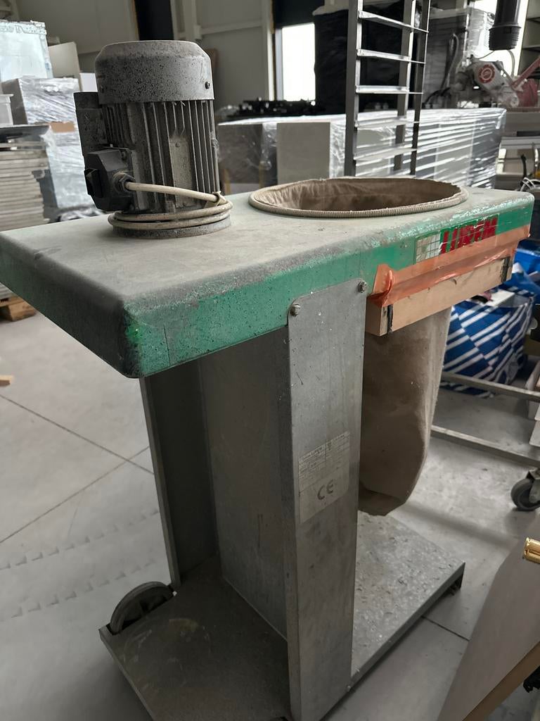 Aspirateur LUREM, Enlèvement, Utilisé, 70 à 120 cm, Étau