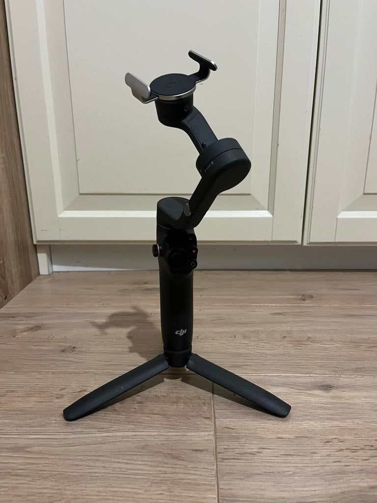 DJI OSMO MOBILE 6 - Gimbal, Neuf, Avec rotule, Enlèvement, Trépied