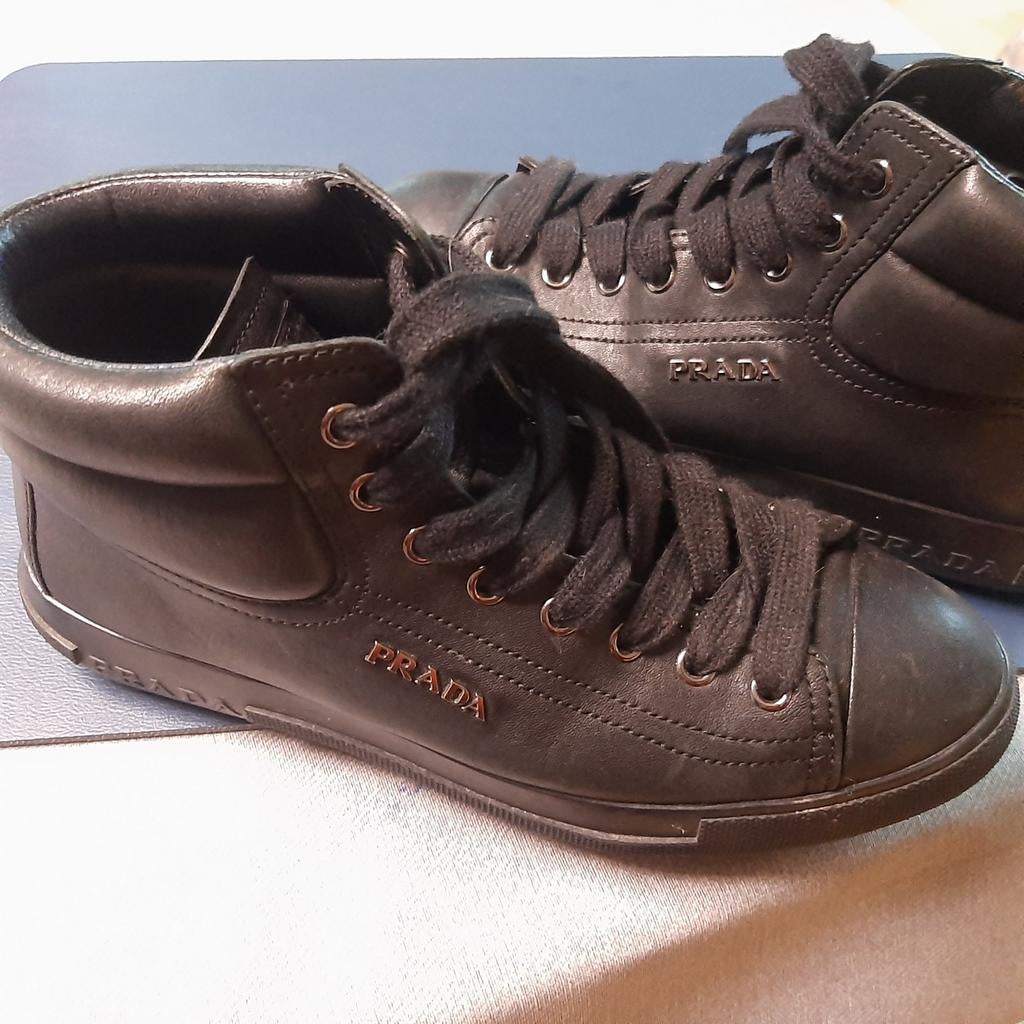 Hét koopje! Nauwelijks gedragen prachtige leren PRADA, Kleding | Dames, Schoenen, PRADA, Verzenden, Zo goed als nieuw