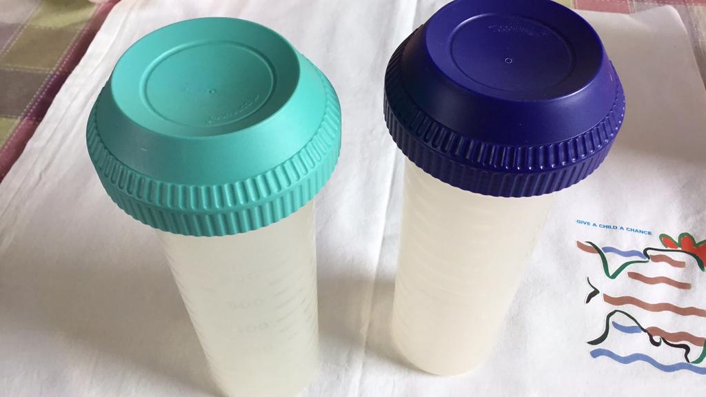 Grote shaker 750 ml tupperware, Enlèvement ou Envoi, Neuf, Bleu