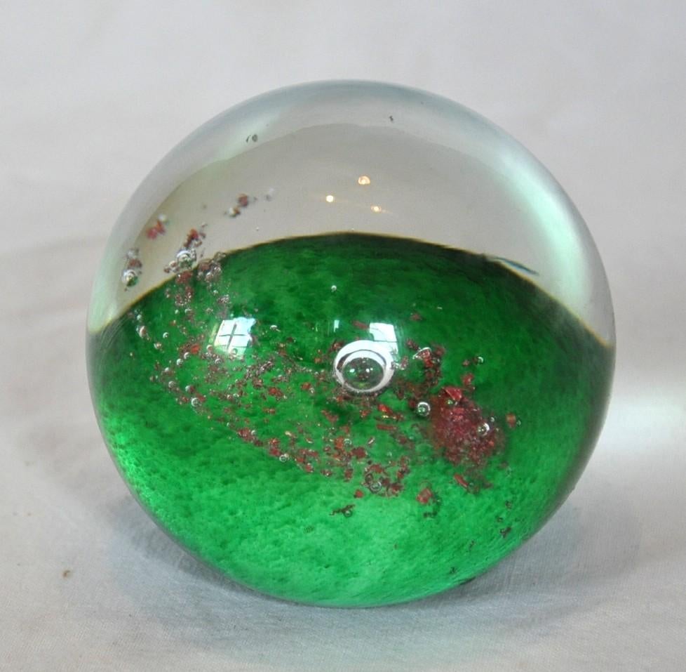 sulfure en verre avec fond vert, Antiek en Kunst, Ophalen of Verzenden
