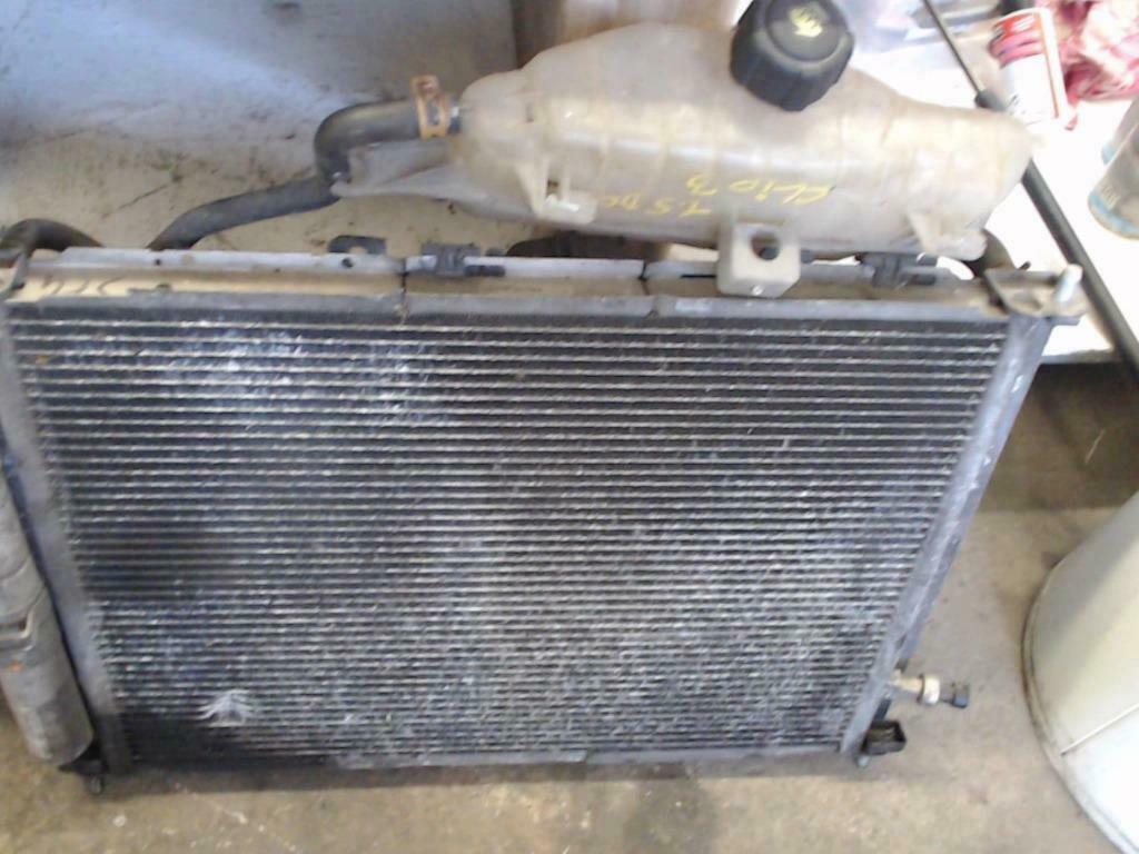 Radiateur eau Renault Clio 3 phase 2 1.5DCi 63kw 2009-2014, Ophalen of Verzenden, Gebruikt, Renault