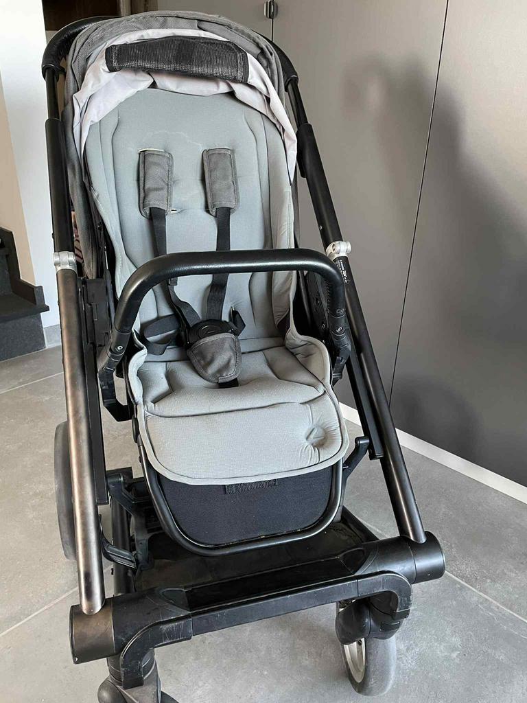 Mutsy buggy, Kinderen en Baby's, Buggy's, Ophalen, Zo goed als nieuw, Verstelbare rugleuning