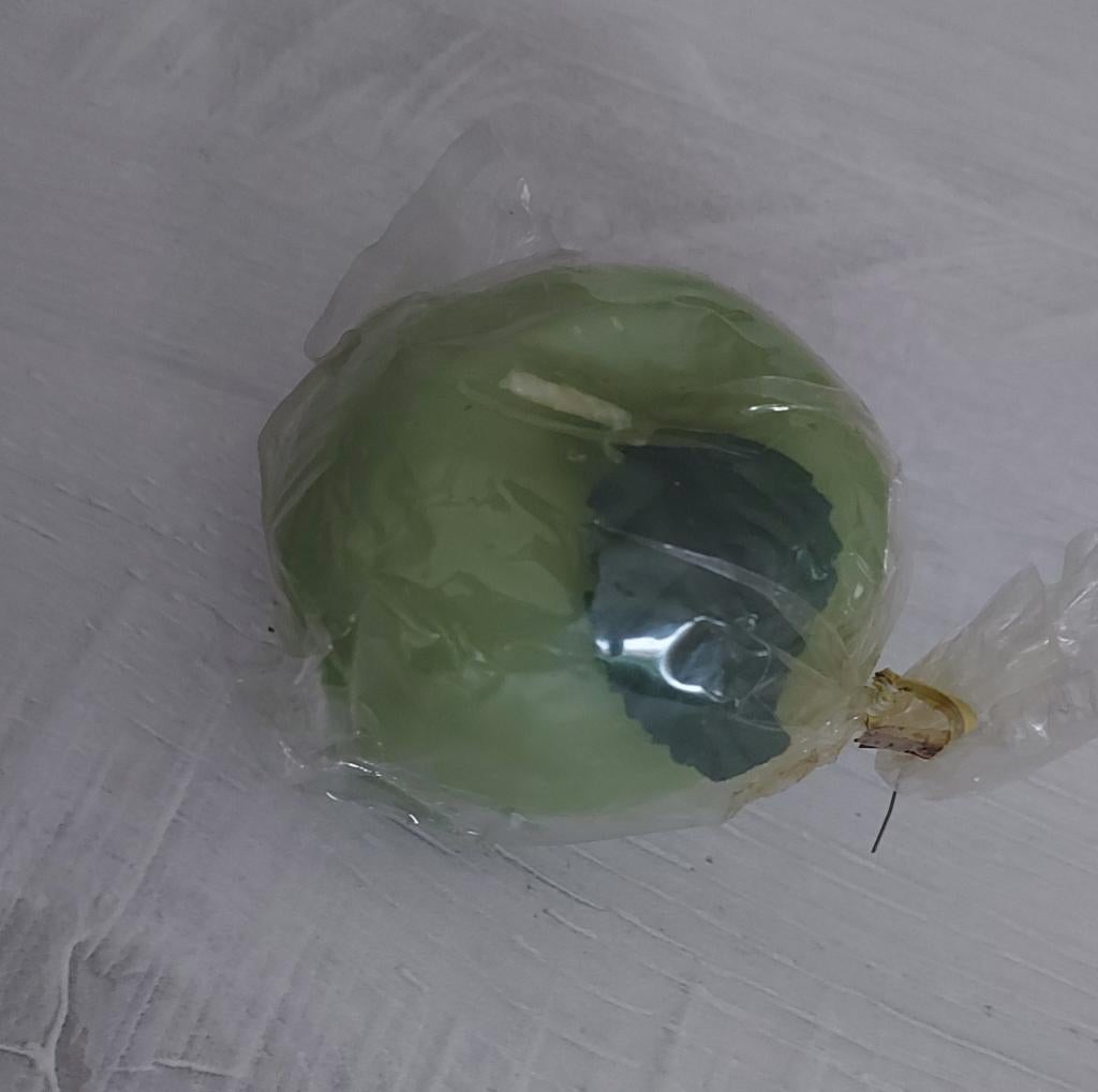 Bougie en forme de pomme verte (neuve emballée), Maison & Meubles, Enlèvement, Neuf, Vert, Bougie
